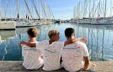"Unter rotarischer Flagge": 
Segelwoche der Mirno More Friedensflotte 2025